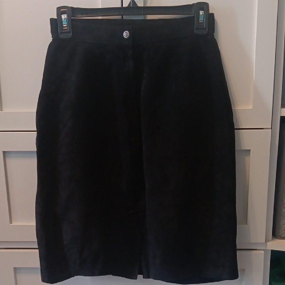 Elegant Black Women's Skirt